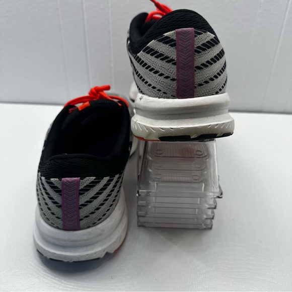 Brooks Launch Gray, purple, and Red Athletic Running Shoes women’s size 9.5 - Picture 9 of 10